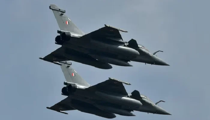 Idaho Air Show Crash: Military Jet Crew Safely Ejects