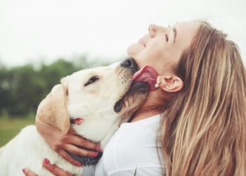 New Natural Spray Promises to Freshen Dogs' Breath