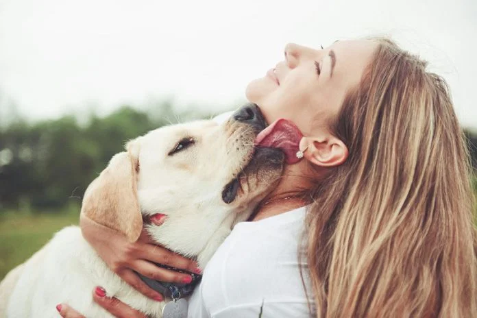 New Natural Spray Promises to Freshen Dogs' Breath