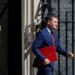 UK Minister Resigns, Urges Leadership Race to Oust PM Starmer